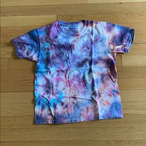 tie dye t shirt
